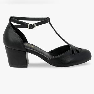 Pinup t-strap mary-janes mid heel dress pumps, Chase & Chloe,sz 6.5 LIKE NEW